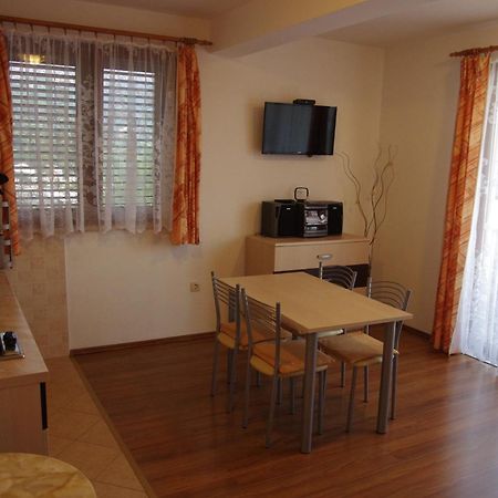 Apartments With A Parking Space Igrane, Makarska - 13535 Værelse billede