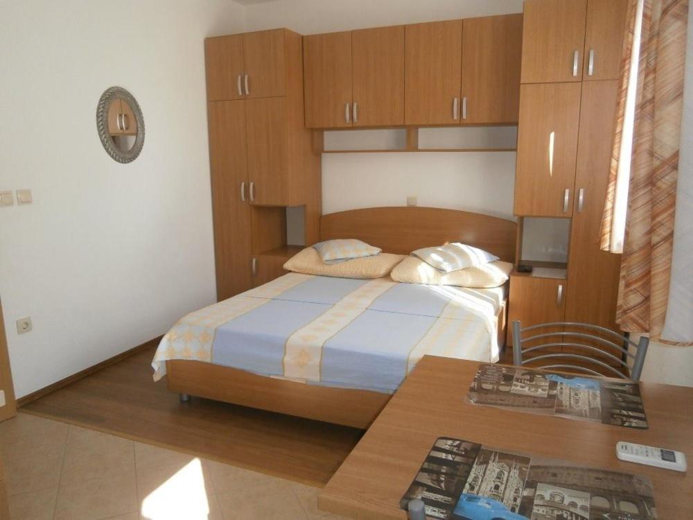 Apartments With A Parking Space Igrane, Makarska - 13535 Eksteriør billede