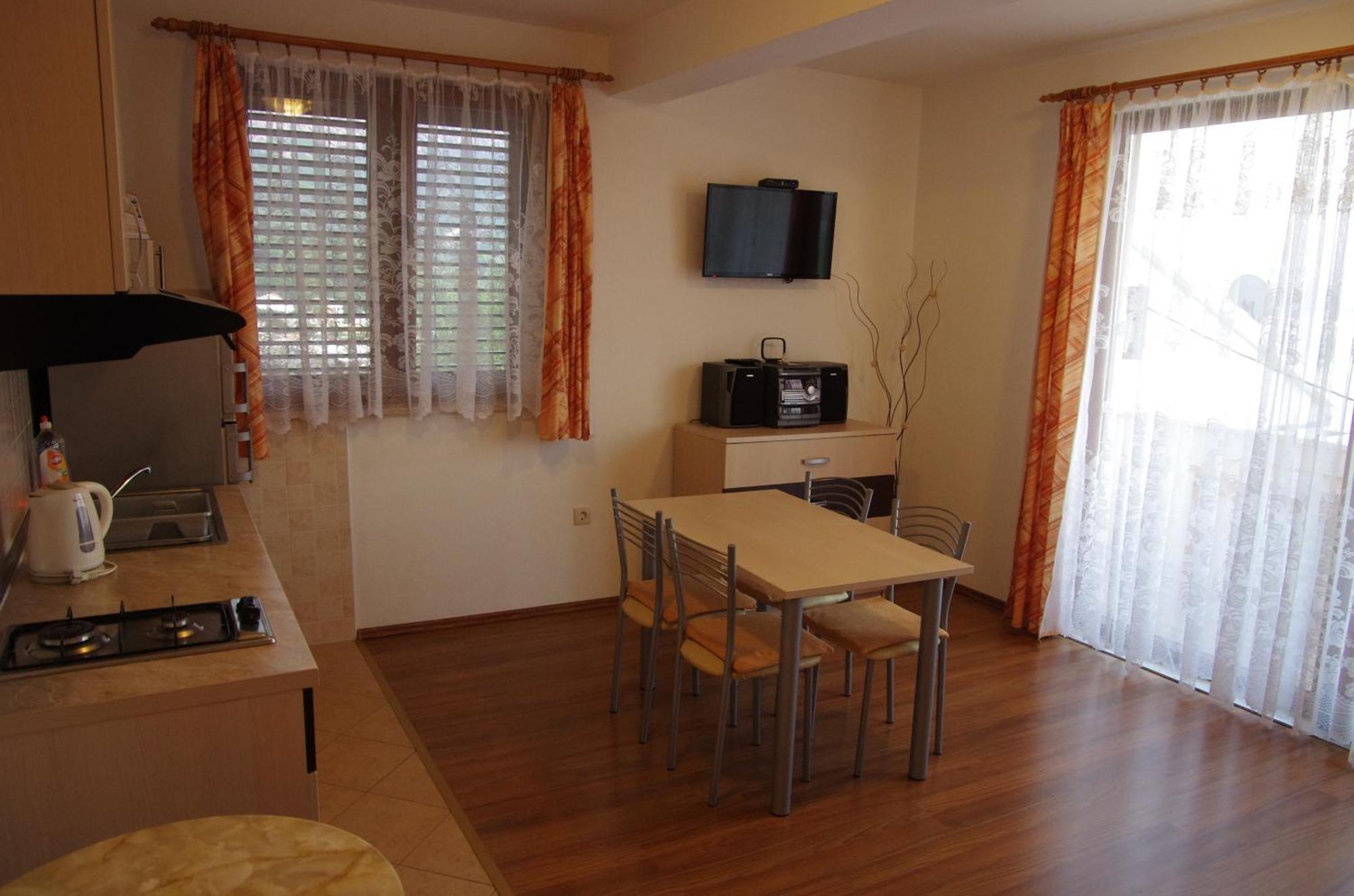 Apartments With A Parking Space Igrane, Makarska - 13535 Værelse billede
