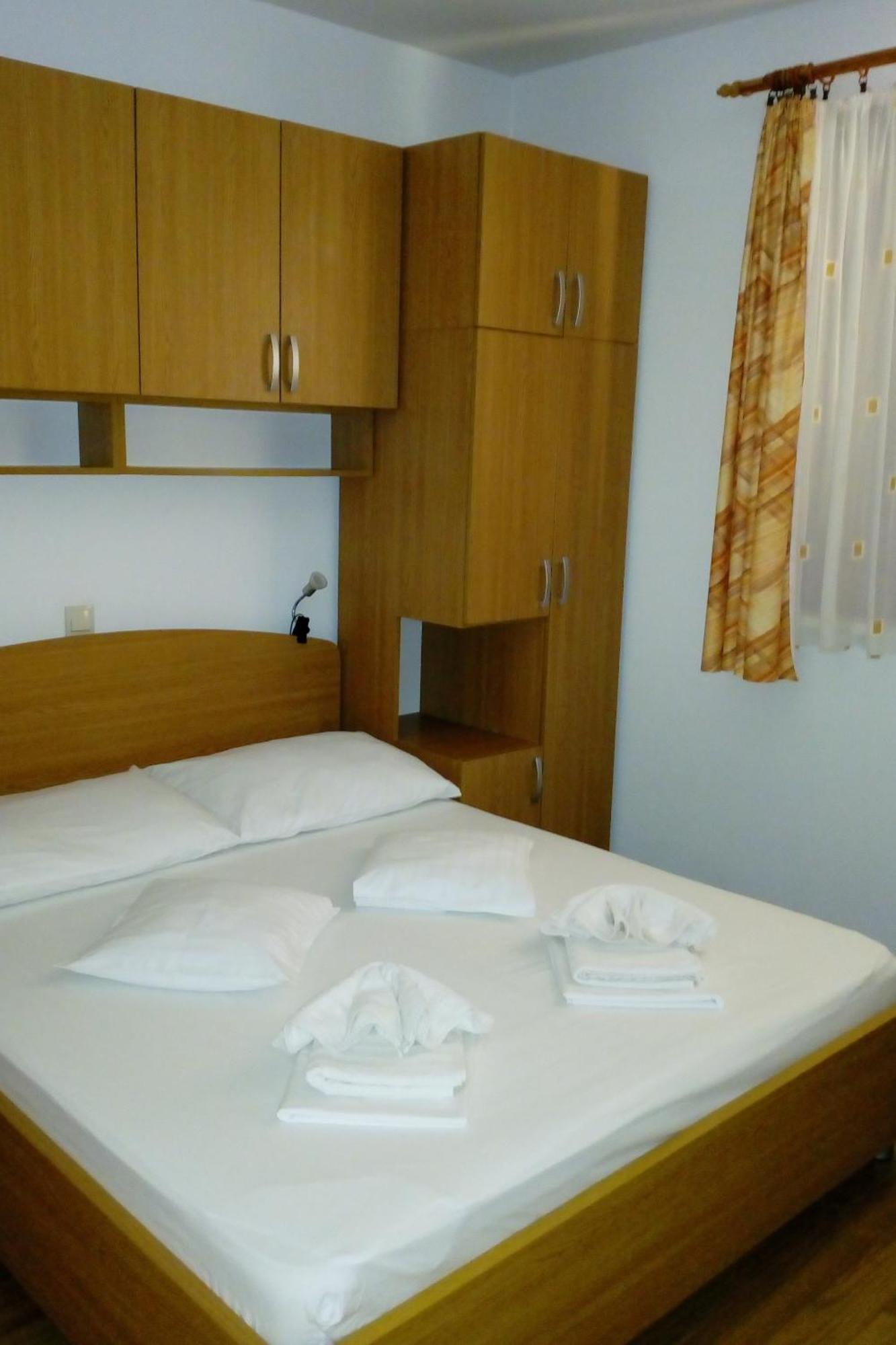Apartments With A Parking Space Igrane, Makarska - 13535 Værelse billede
